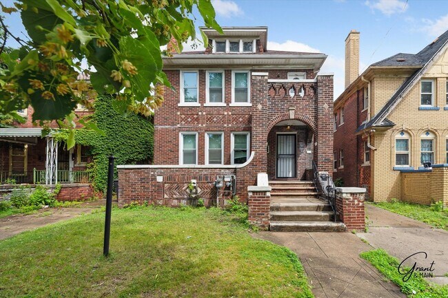 Primary Photo - 2964 Leslie St