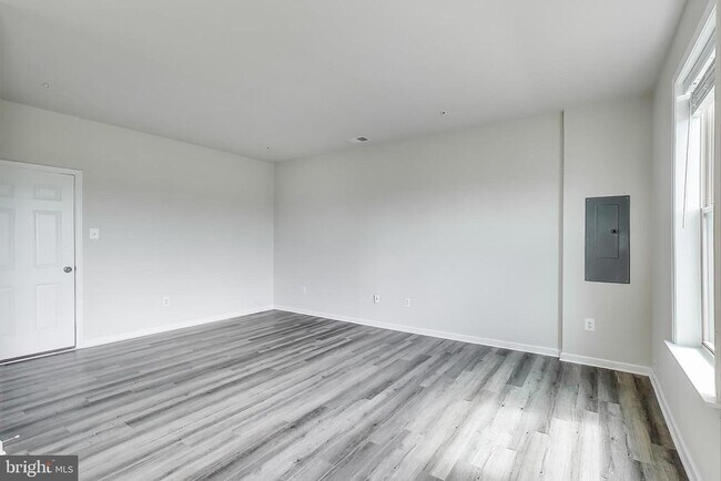 Building Photo - 1821 Jameson Dr