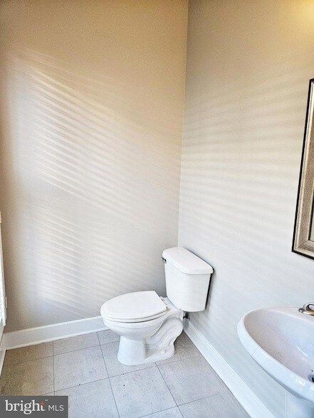 Building Photo - 12 S Regester St