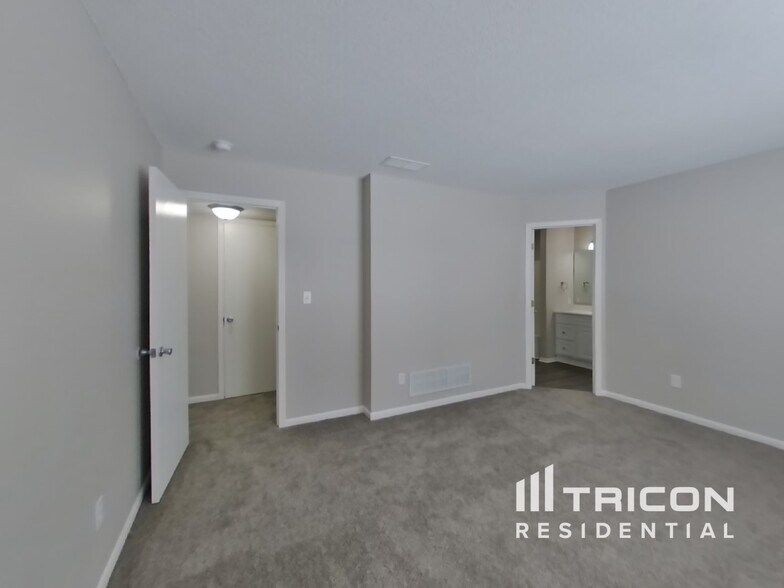 Building Photo - 484 Brookstone Dr