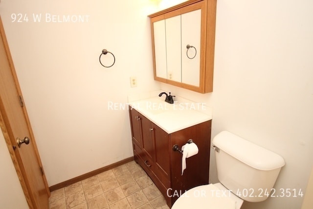 Building Photo - 924 W Belmont-