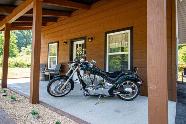 Building Photo - 644 Gladdens Creek Rd