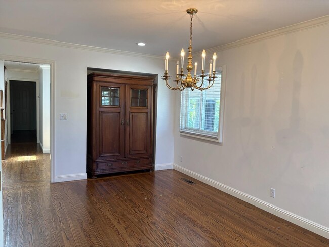 Building Photo - 1251 Bellair Way