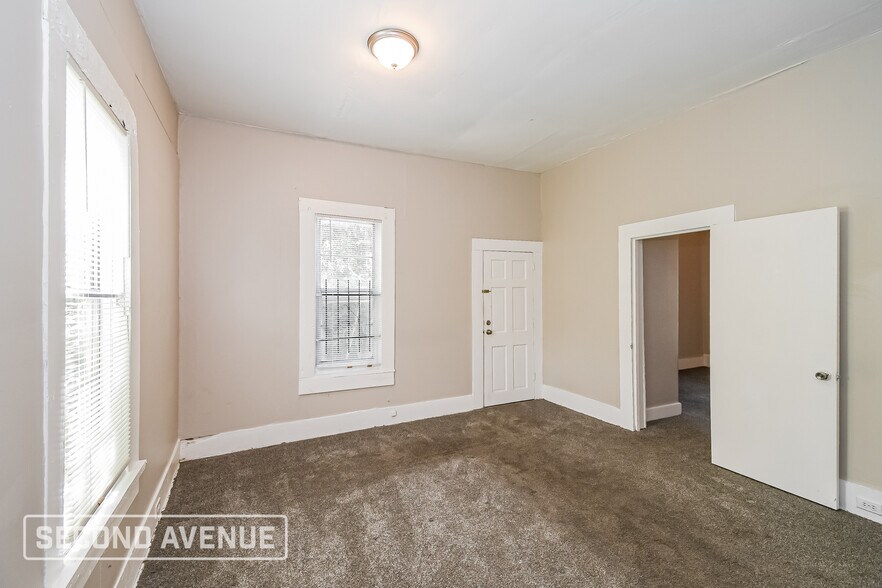 Building Photo - 1740 W 10th St