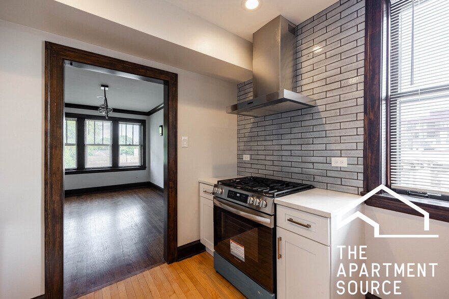 Building Photo - 6411 N Talman Ave