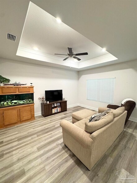 Building Photo - 3095 Silver Maple Dr
