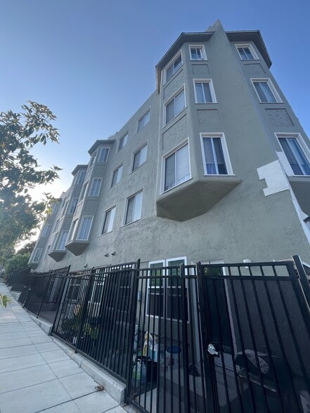 Building Photo - 3201 Beaumont Ave.
