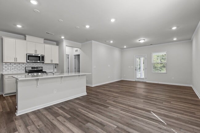 Building Photo - 1105 Red Wing Dr
