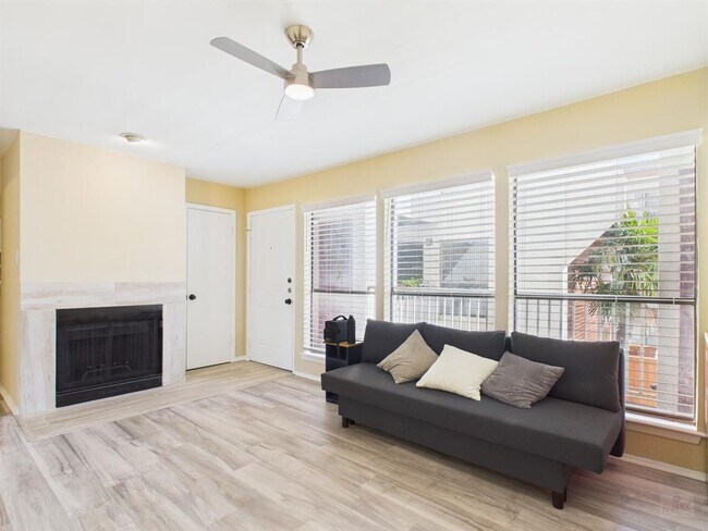 Building Photo - 3115 Helms St