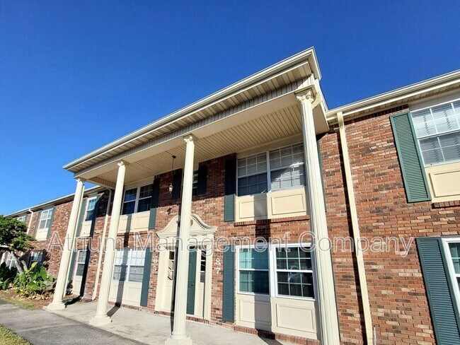 Building Photo - 1920 Edgewood Dr