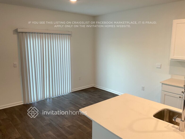 Building Photo - 674 Orellana Rd