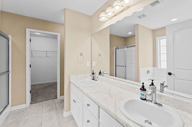 Building Photo - Grovetown home in pool community!