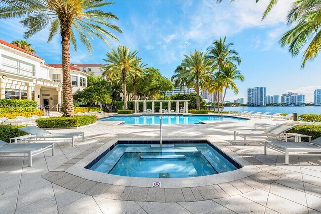 Building Photo - 3255 NE 184th St