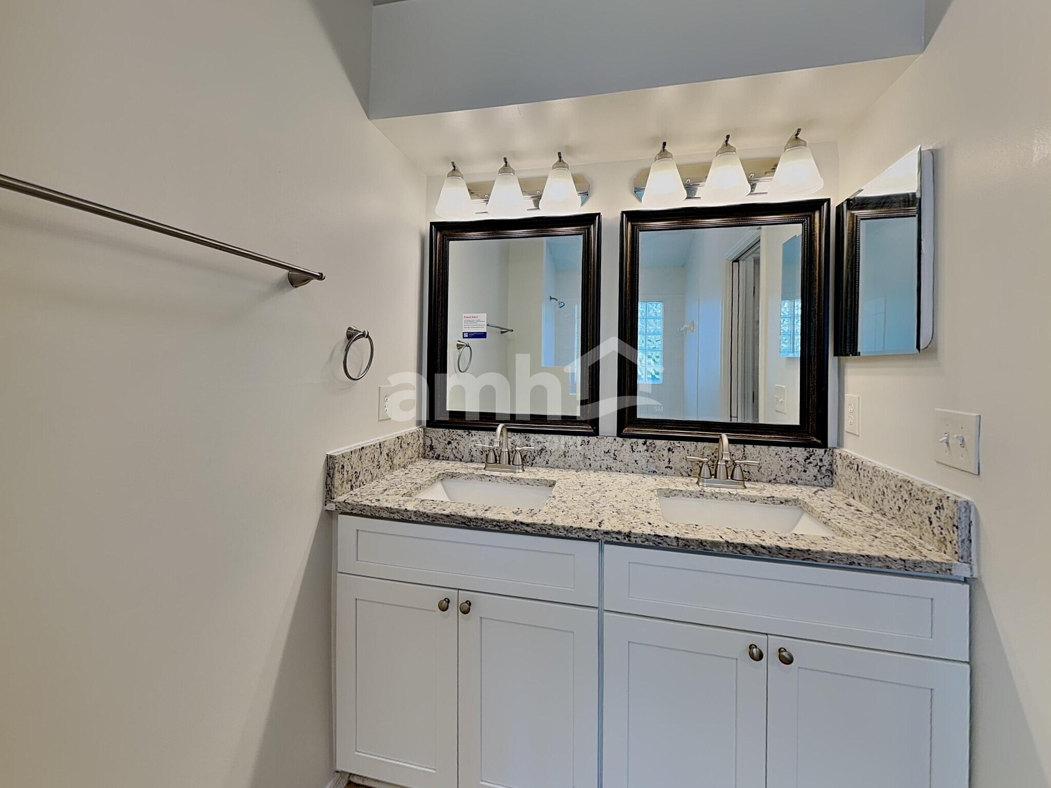 Building Photo - 2063 Forest Gate Dr W