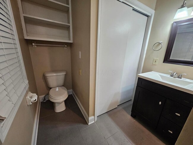 Building Photo - 402 W 3rd Ave