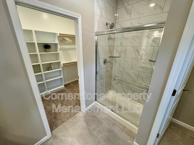 Building Photo - 809 Highland Dr
