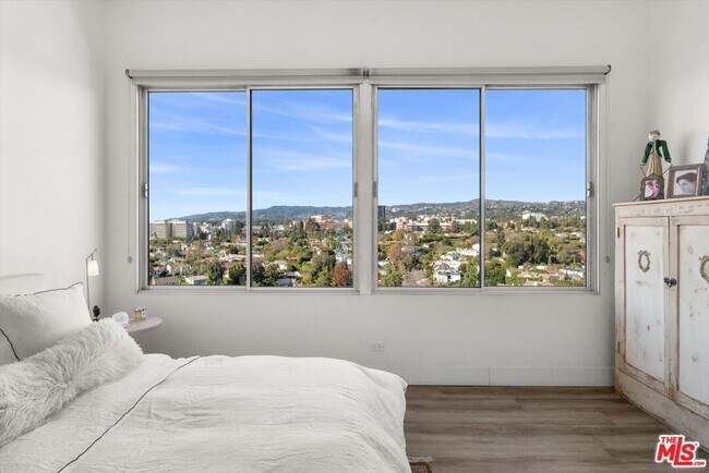 Building Photo - 10501 Wilshire Blvd