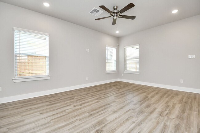 Building Photo - Welcome to the Hickory — Contemporary Comfort, Beautifully Balanced.