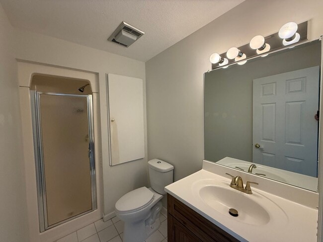 Building Photo - Woodbury 3 Bed 2 Bath Single Family Home