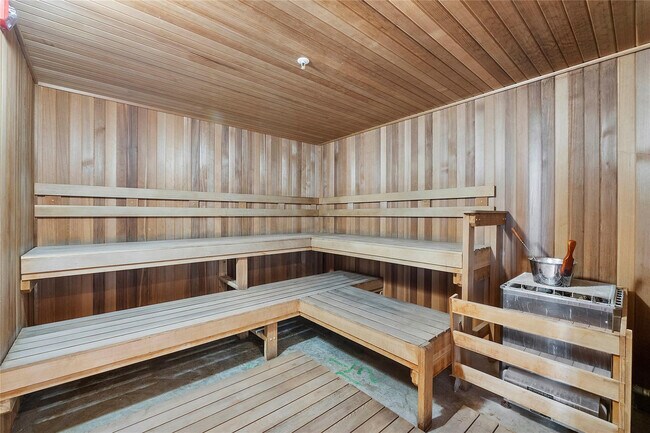 Building Photo - 6620 Indian Creek Dr