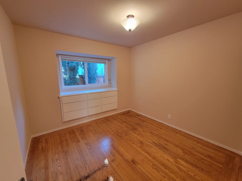 Bedroom 2 with built in drawers - 2227 Roosevelt Ave