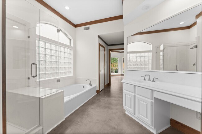 Building Photo - 106 N Floral Leaf Cir