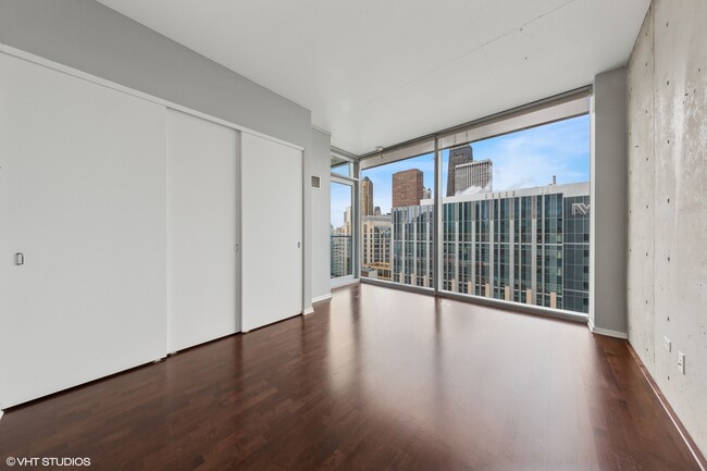 Building Photo - 600 N Fairbanks Ct