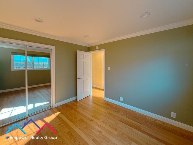 Building Photo - 3 bed 2 bath Single Family Home is Desired Millbrae Neighborhood