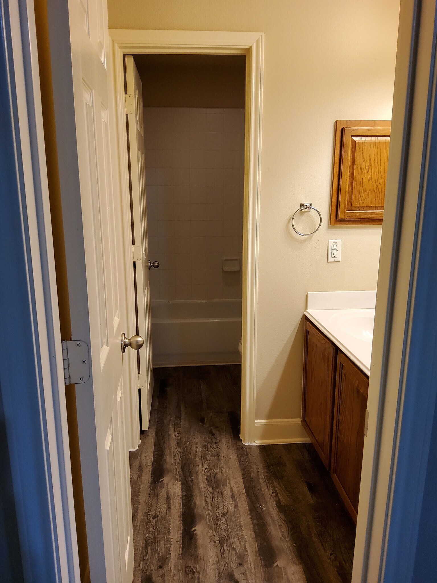 Full Bath Upstairs - 21735 Thunder Basin