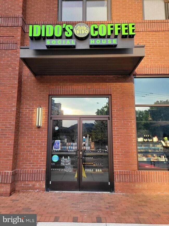 Building Photo - 2900 13th Rd S