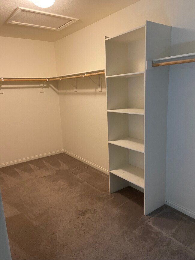 Master closet - 2416 Splendid Manor Ct