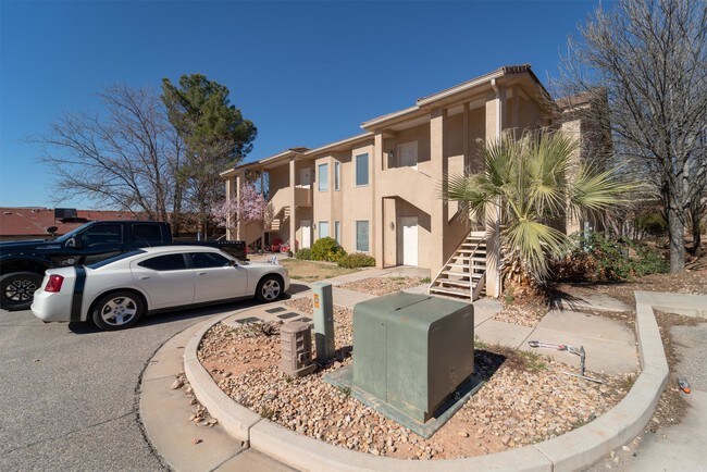 Building Photo - 184 S Valley View Dr