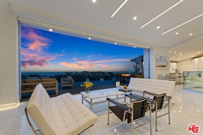 Building Photo - 28405 Via Acero