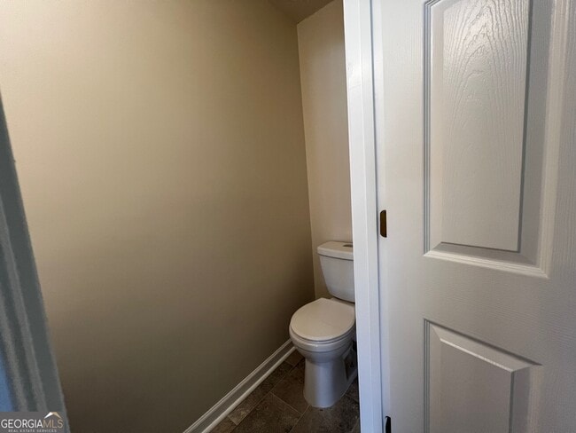 Building Photo - 3153 Kingswood Glen