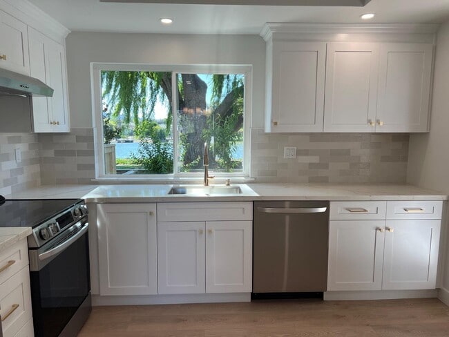 Building Photo - 210 Beach Park Blvd