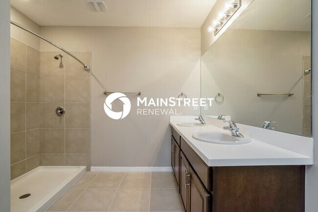 Building Photo - 3 Bedroom Pet-Friendly Home in Cape Coral, FL with Main Street Renewal