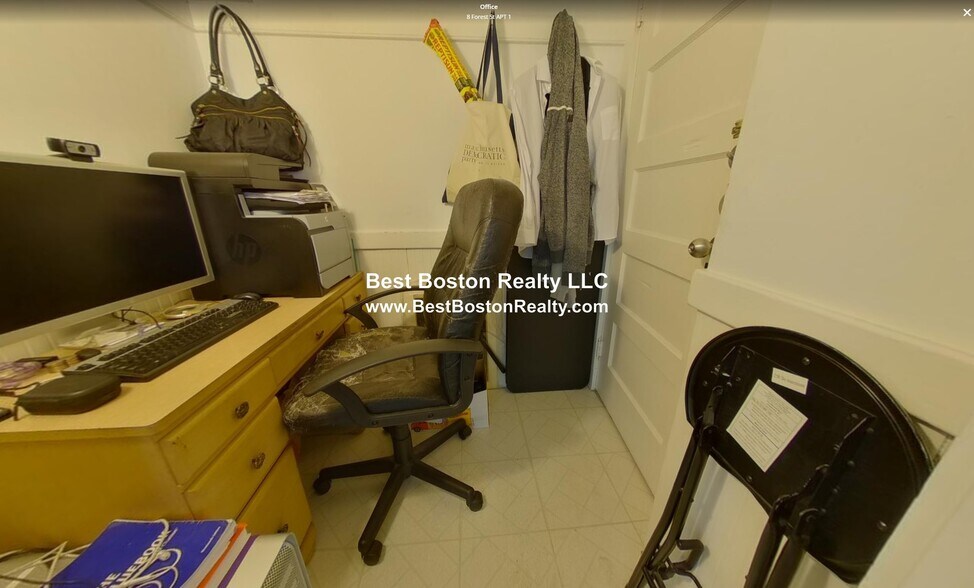 Building Photo - 8 Forest St