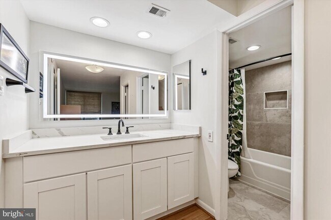 Building Photo - 1140 23rd St NW