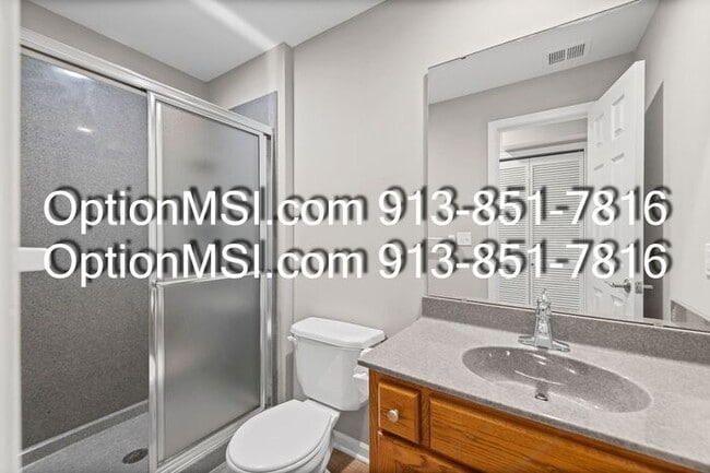 Building Photo - Welcome home to this beautifully maintaine...