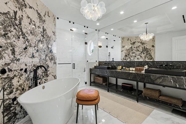 Building Photo - 2627 Castilla Isle