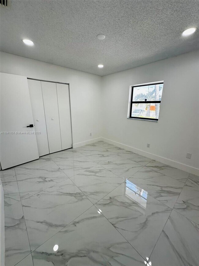Building Photo - 30120 SW 152nd Ave