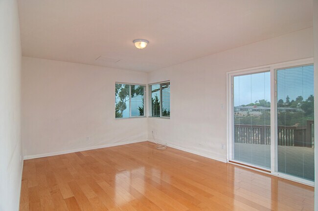 Building Photo - LIVE IN LA JOLLA!  LOVELY LA JOLLA HOME WI...