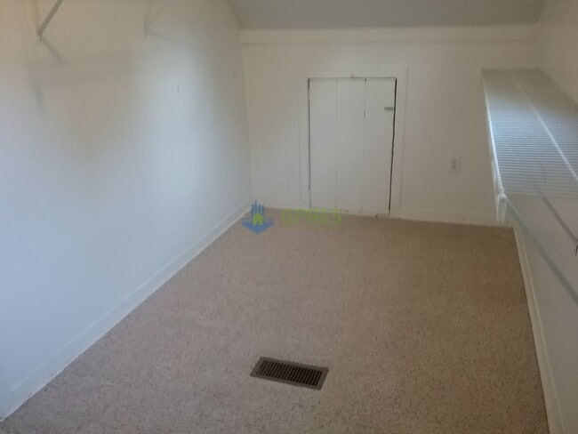 Building Photo - House for rent in the heart of Oakmont