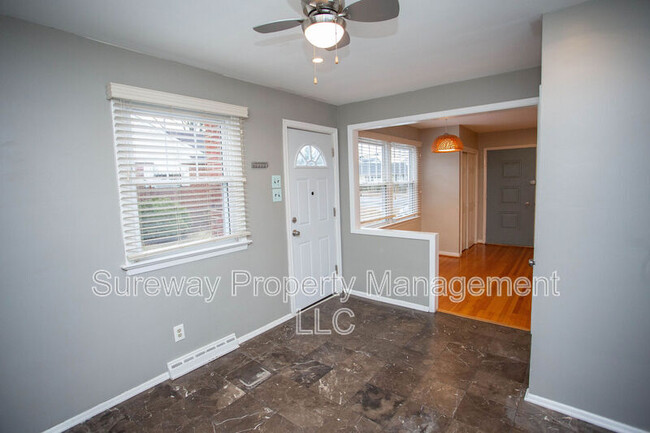 Building Photo - 841 Grove St