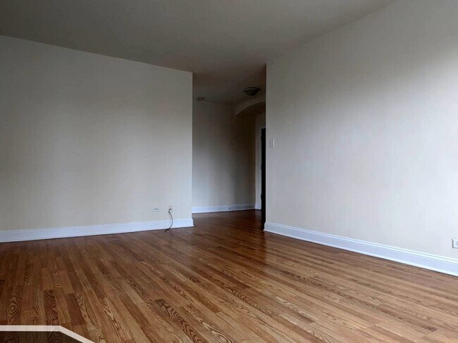 Building Photo - 2600 N Kimball Ave