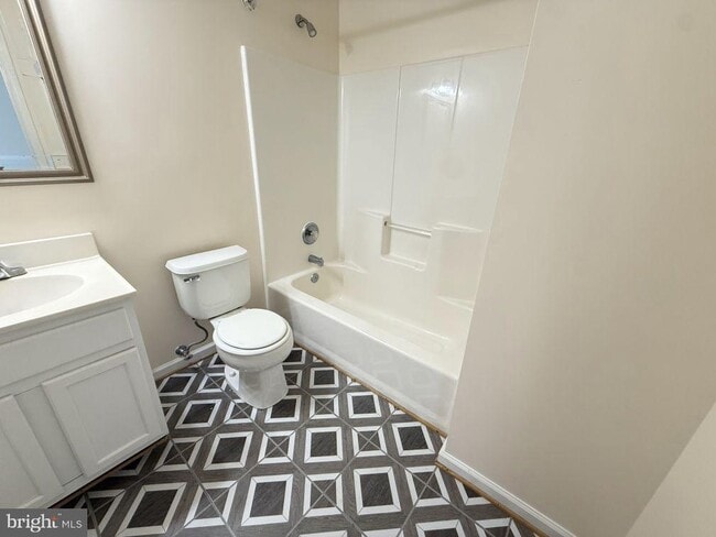 Building Photo - 301 Sutton Ct