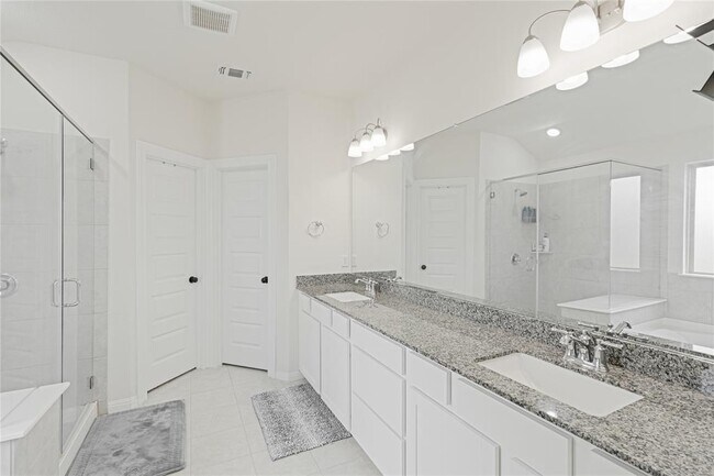 Building Photo - 224 Bella Luna Way