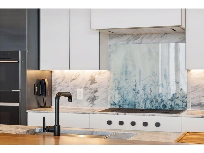 Building Photo - 255 Hennepin Ave