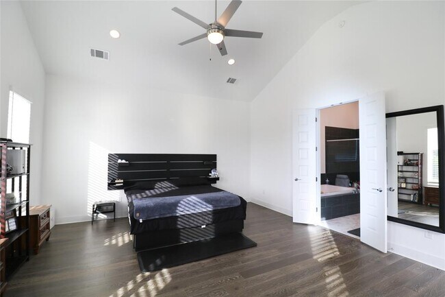 Building Photo - 6113 Sendero Hills Pkwy