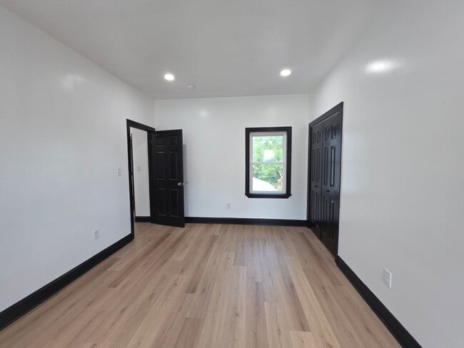 Building Photo - 5 Millbridge St